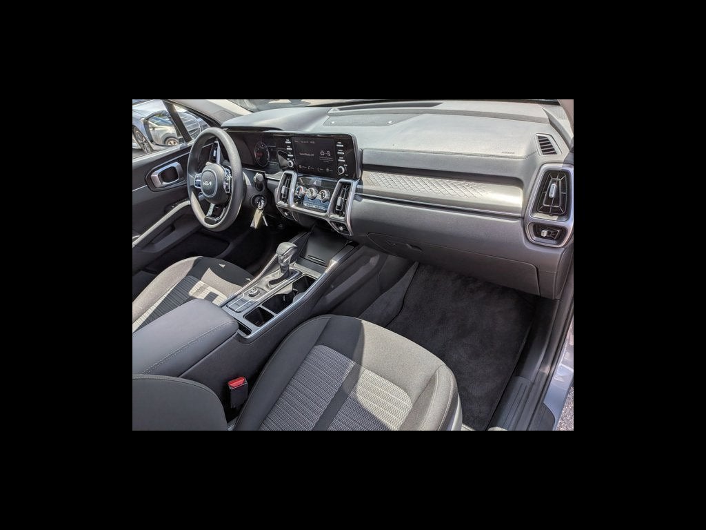2023 Kia Sorento LX