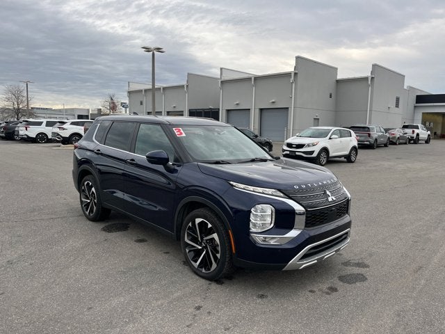 2023 Mitsubishi Outlander SE