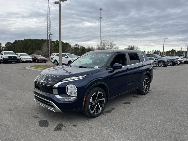 2023 Mitsubishi Outlander SE
