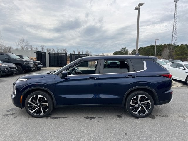 2023 Mitsubishi Outlander SE
