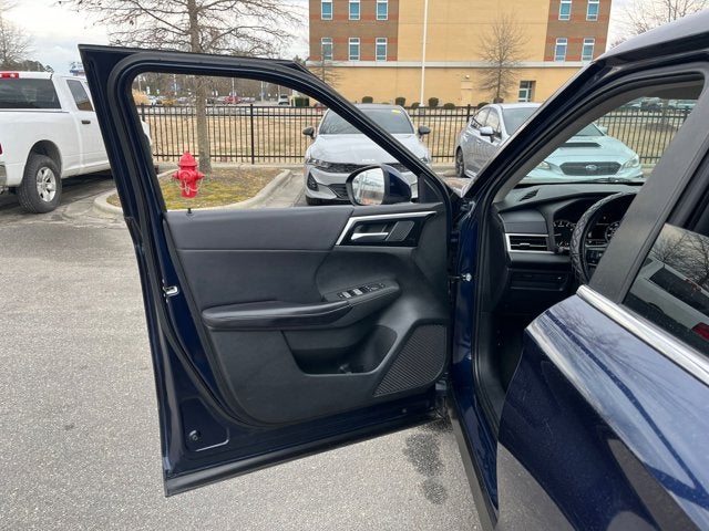 2023 Mitsubishi Outlander SE