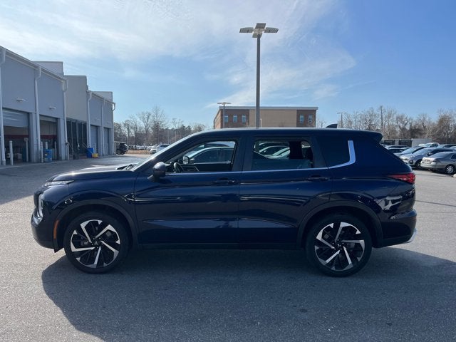 2023 Mitsubishi Outlander SE
