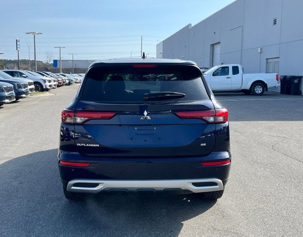 2023 Mitsubishi Outlander SE