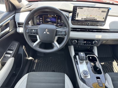 2025 Mitsubishi Outlander SE