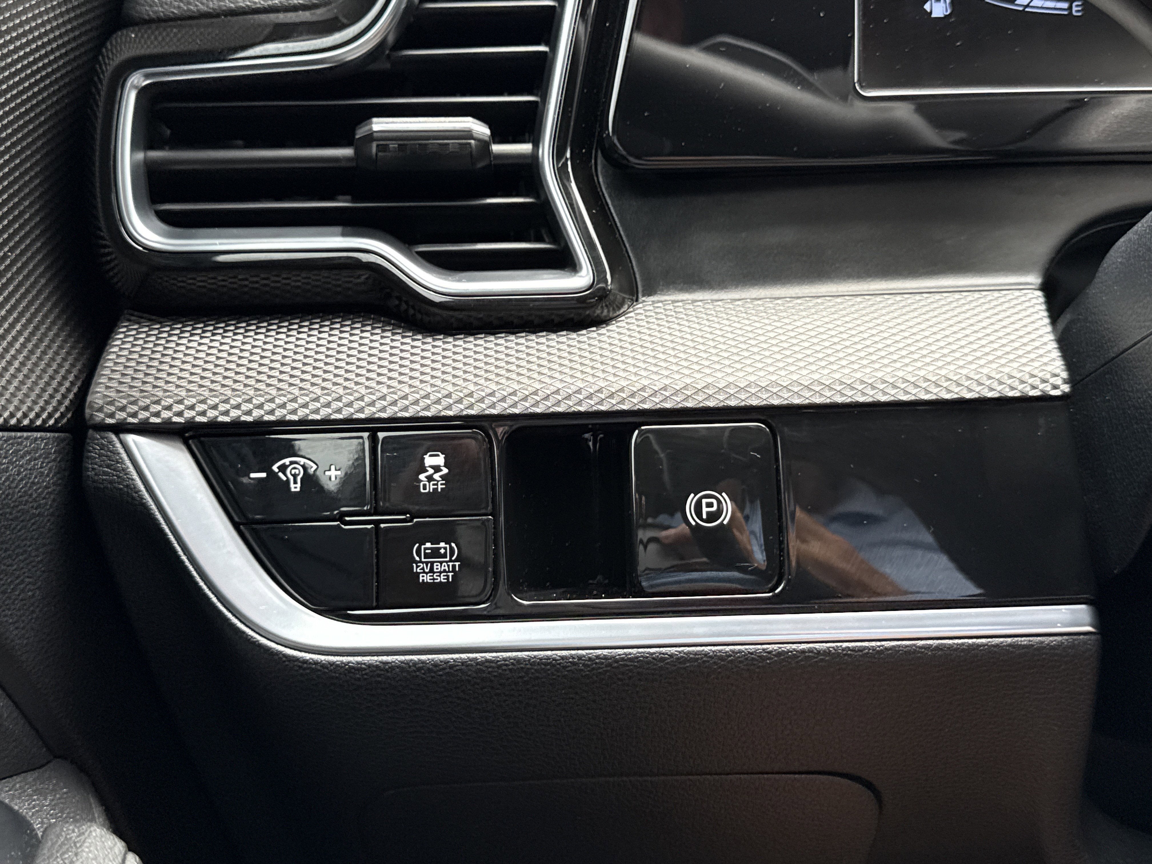 2025 Kia Sportage Hybrid LX