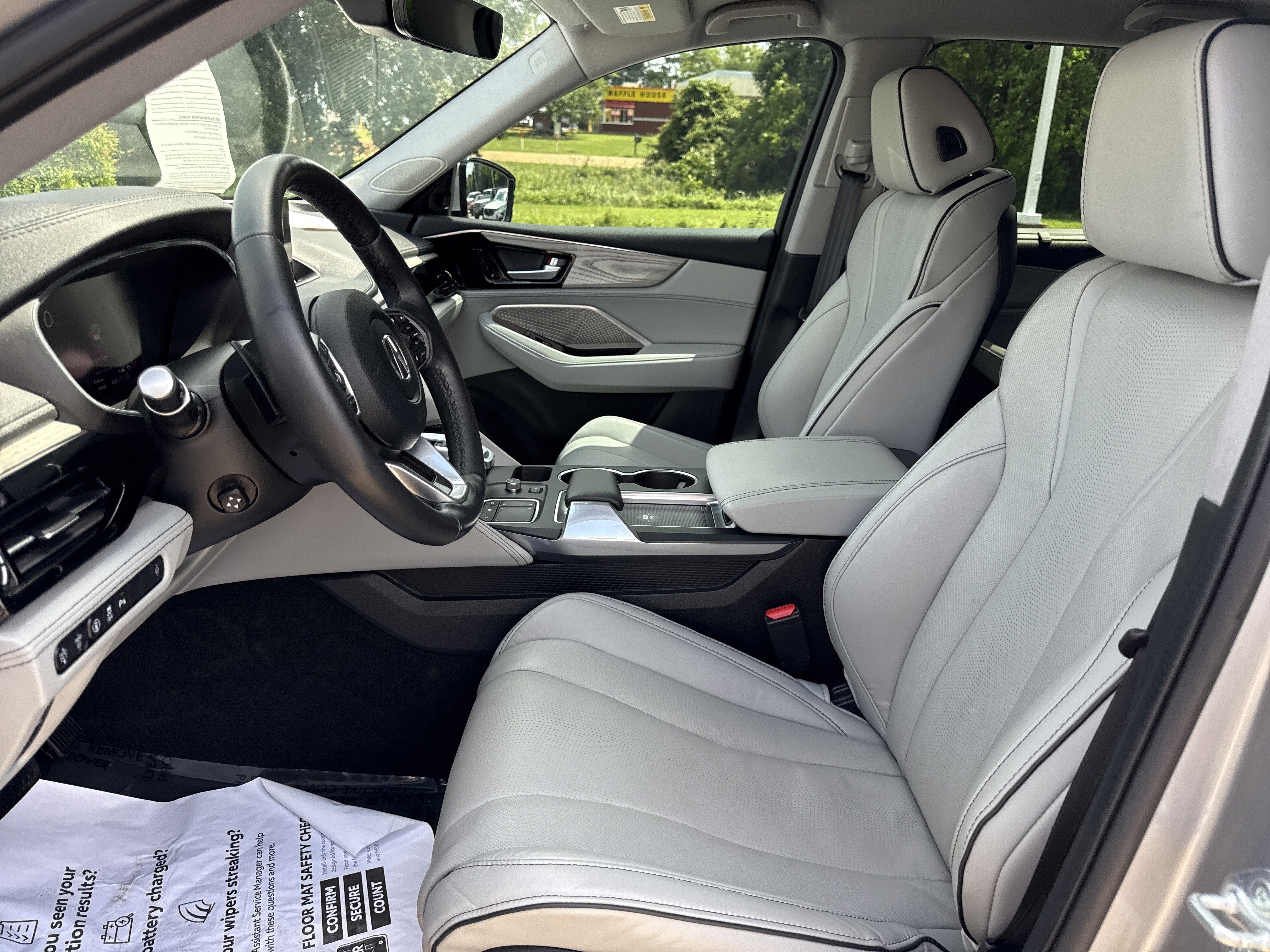 2022 Acura MDX w/Advance Package