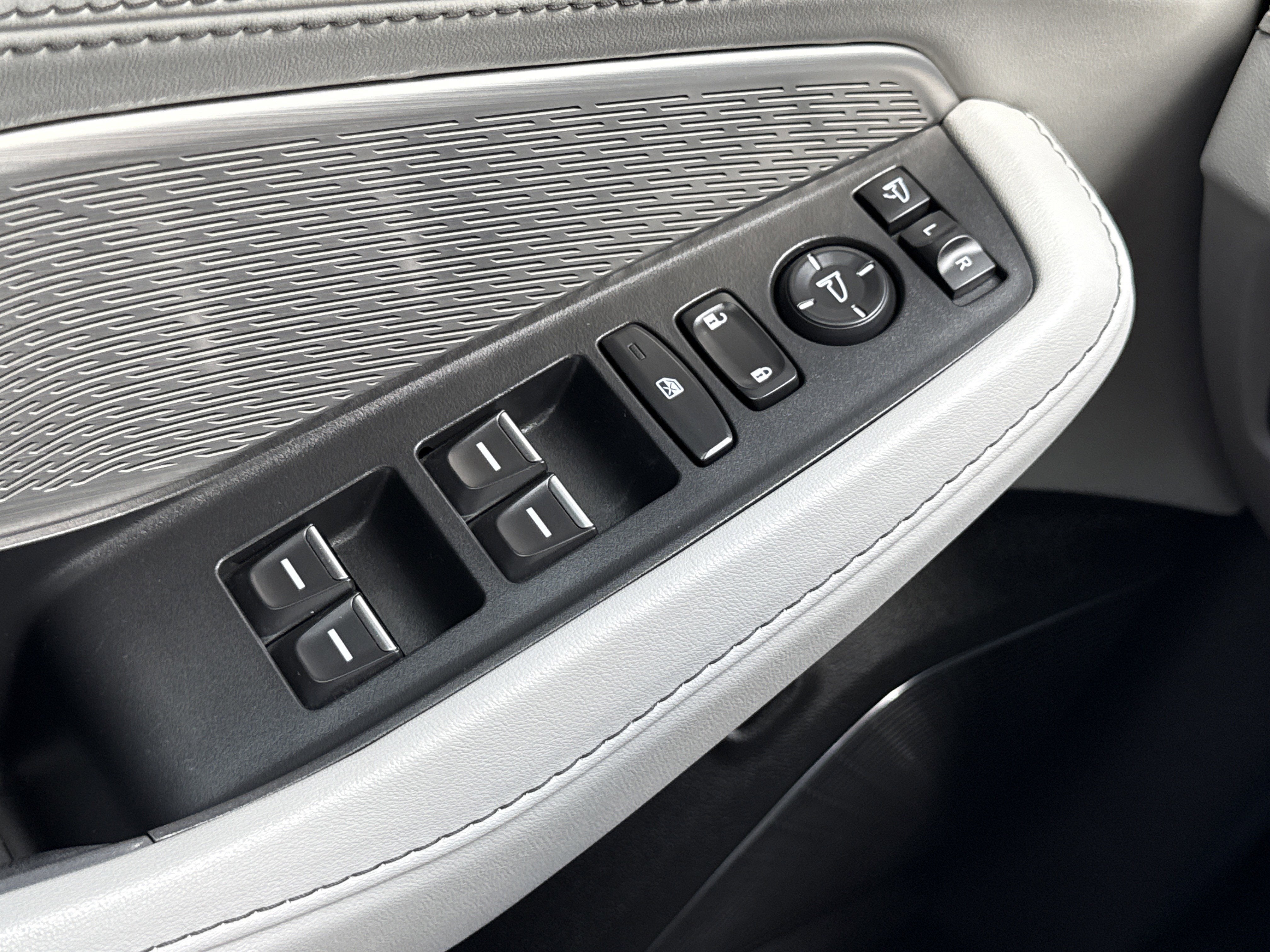 2022 Acura MDX w/Advance Package
