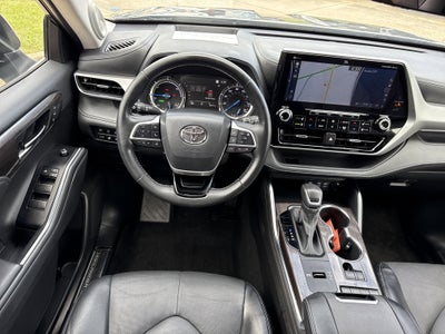 2022 Toyota Highlander Hybrid Platinum