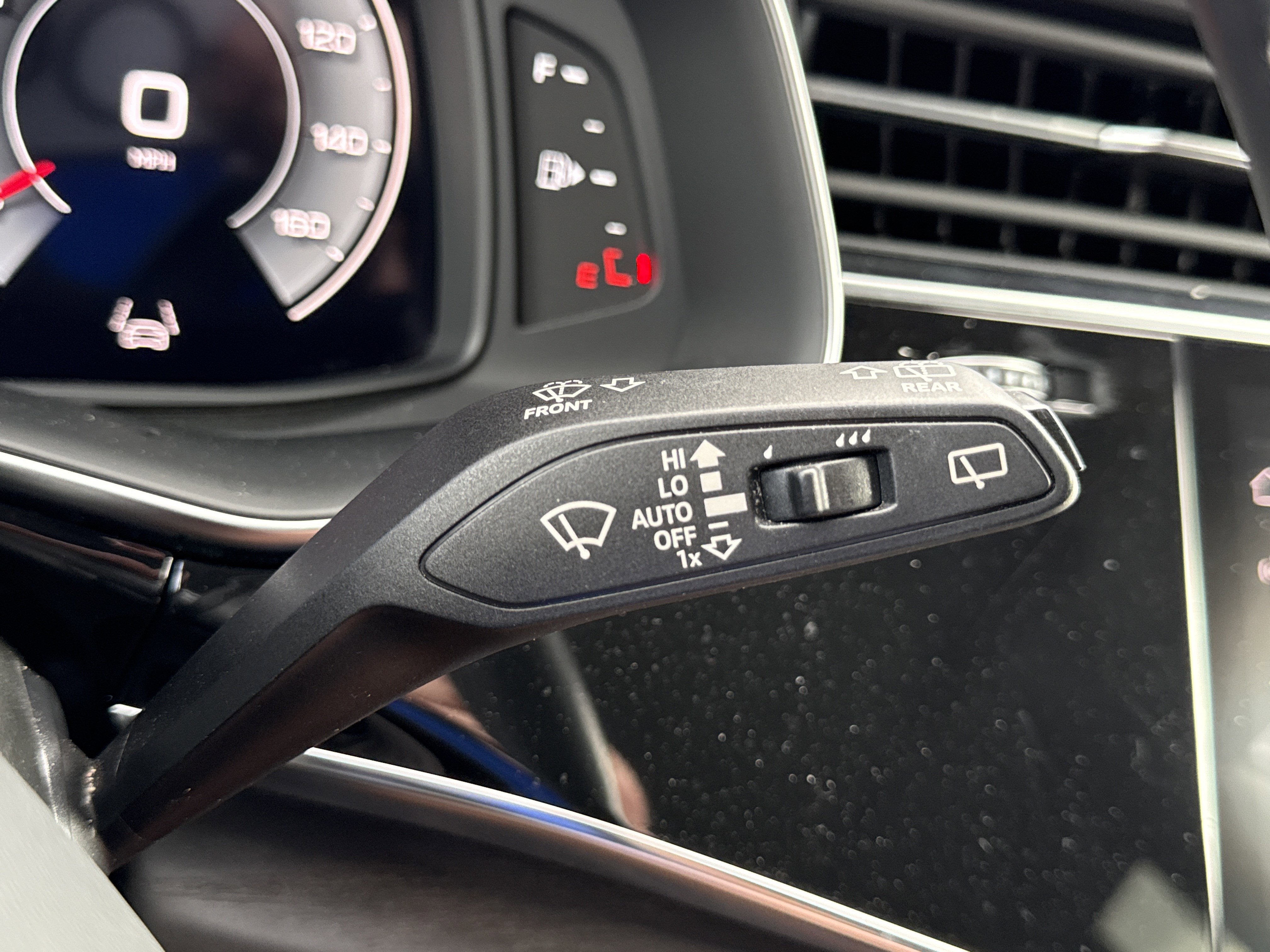 2023 Audi Q8 Premium Plus