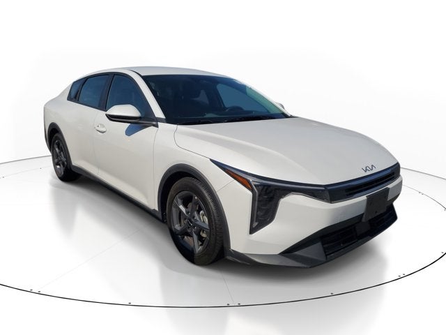 2025 Kia K4 LXS AT's photo