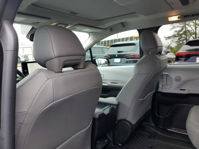 2025 Toyota Sienna XLE