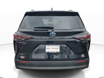 2025 Toyota Sienna XLE