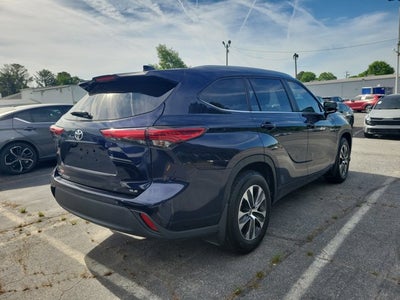 2023 Toyota Highlander Base