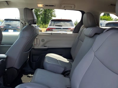 2024 Toyota Sienna XLE