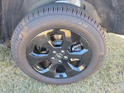 2024 Land Rover Defender X-Dynamic SE